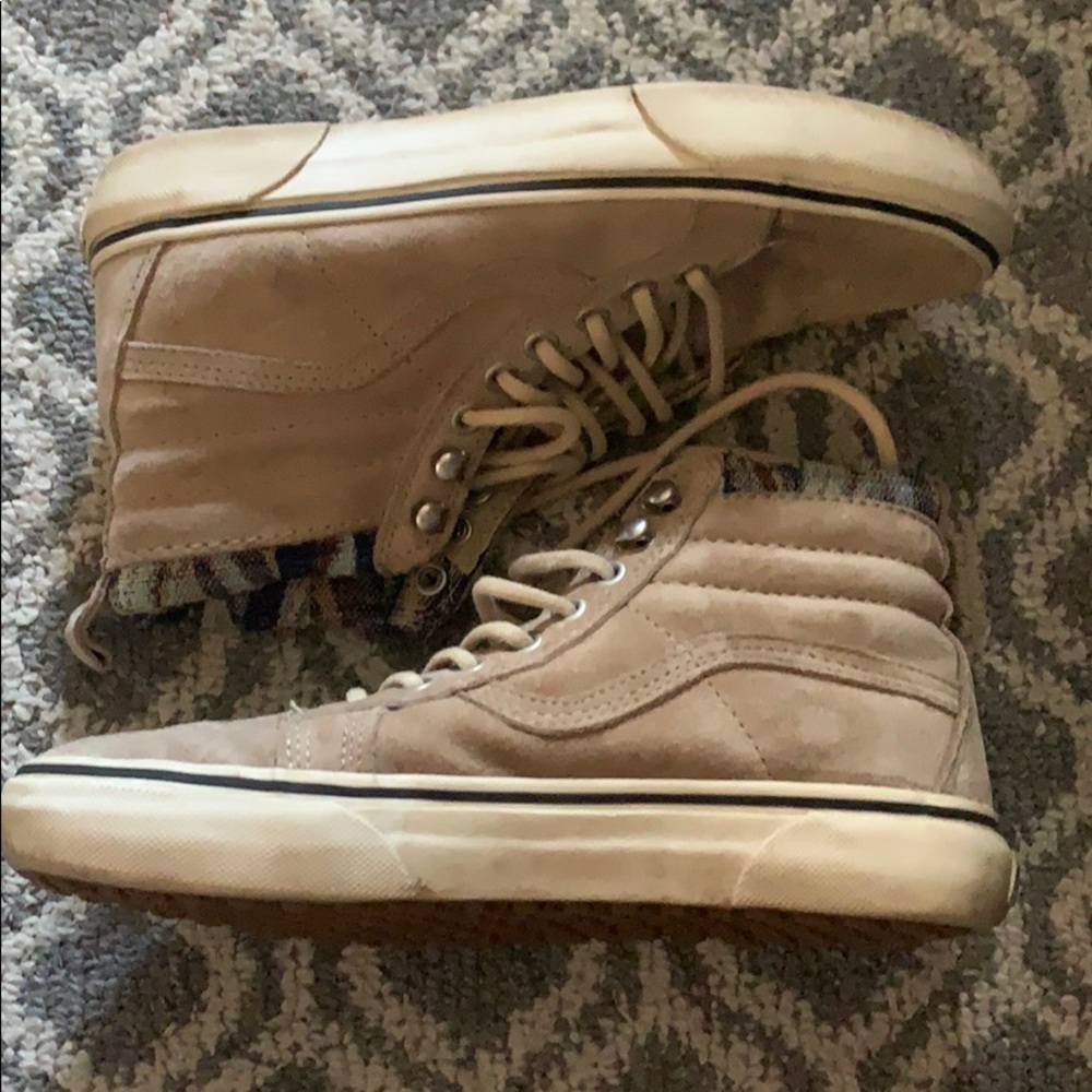 Fleece lined high top faux suede Vans